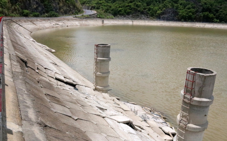 Hải Phòng: Vì sao chậm khắc phục sạt lở ở hồ nước ngọt lớn nhất Cát Bà?