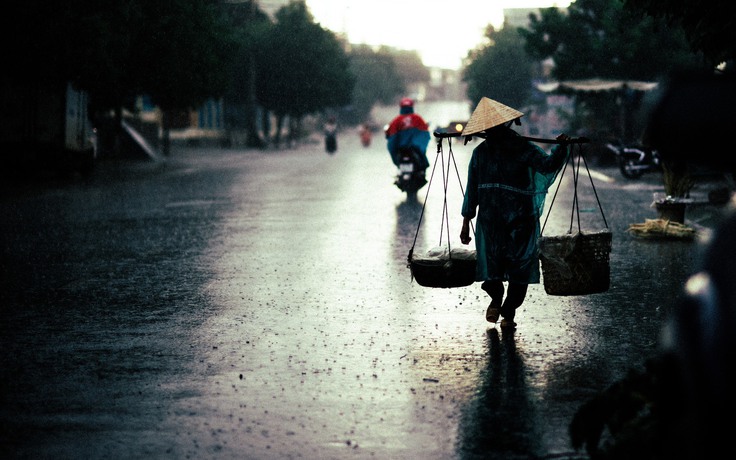 Nghe mưa về qua phố