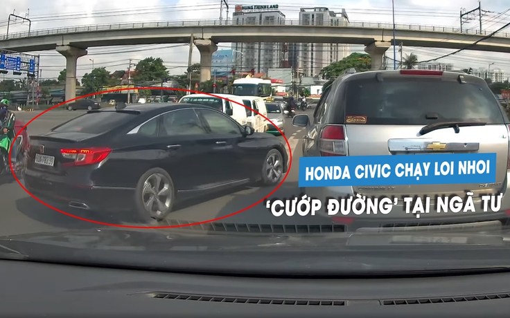 Ô tô Honda Civic loi nhoi, 'cướp đường' xe khác trên phố: Dân mạng phẫn nộ