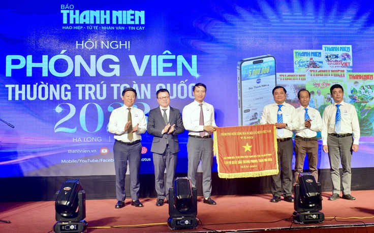 Báo Thanh Niên vinh dự nhận Cờ thi đua của Chính phủ