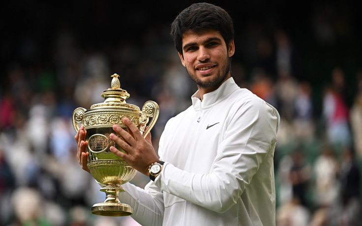 Hạ Djokovic, tay vợt Alcaraz lần đầu đăng quang tại giải Wimbledon