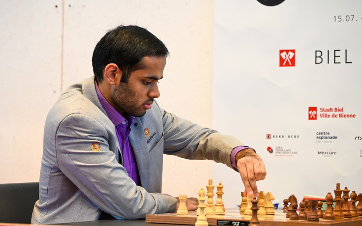 Lê Quang Liêm đánh bại nhà vô địch cờ vua Ấn Độ