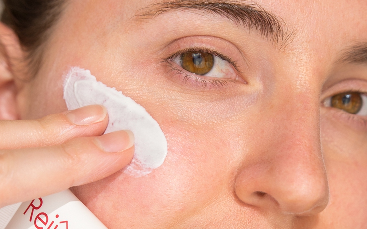 Hướng dẫn sử dụng kem chống nắng Rejuvaskin Mineral Facial SPF 32 ngăn ngừa kích ứng