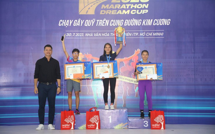 Siêu mẫu Hồ Đức Vĩnh tổ chức thành công giải Marathon Dream Cup 2023