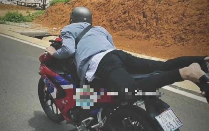 Xử lý nam thanh niên nằm trên yên xe máy để 'diễn xiếc' rồi đăng Facebook