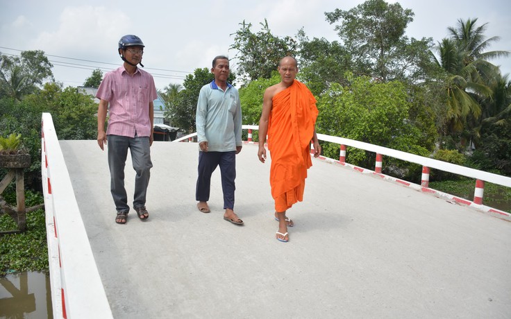 Chuyện tử tế: Lão nông Khmer gần 40 năm xây cầu từ thiện