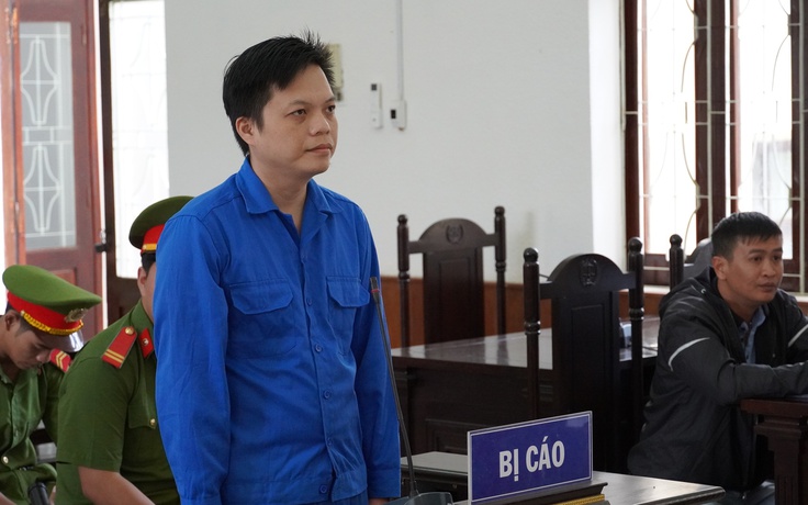 Giám đốc doanh nghiệp đi tù vì lừa đảo để lấy tiền 'chơi' chứng khoán Giám đốc doanh nghiệp đi tù vì lừa đảo để lấy tiền 'chơi' chứng khoán