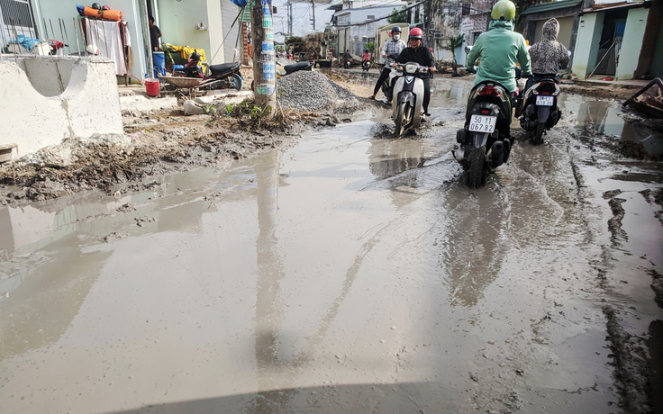 Đường thi công quá ì ạch