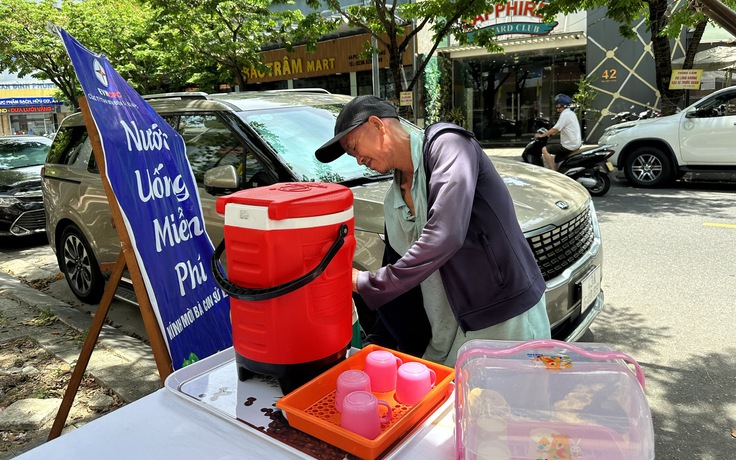 Những ngày nóng đến 38-39 độ C ở Đà Nẵng: Đủ kiểu tránh nóng