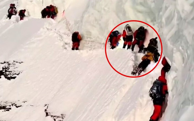 Đoàn leo núi bị 'tố' bỏ mặc người gặp nạn trên đỉnh cao thứ hai thế giới