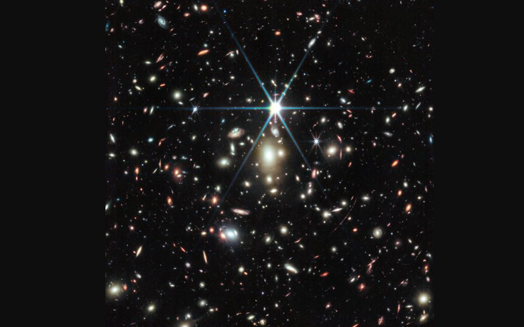 Kính James Webb chụp ảnh ngôi sao xa nhất
