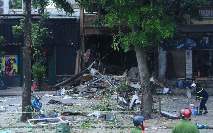 Hiện trường tan hoang sau vụ nổ khí gas trong nhà dân tại Hà Nội