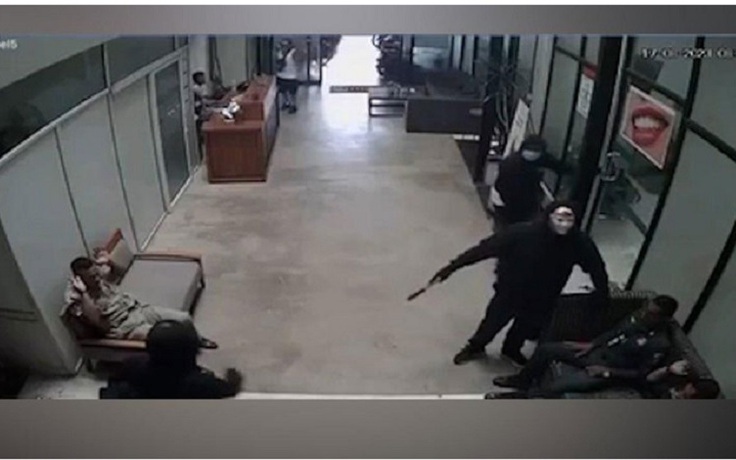 5 tay súng ập vào phòng khám răng ở Campuchia cướp phạm nhân người Trung Quốc 5 tay súng ập vào phòng khám răng ở Campuchia cướp phạm nhân người Trung Quốc
