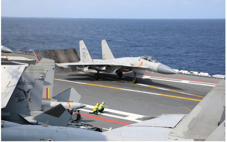 Hải quân Trung Quốc chuyển đơn vị cho không quân, tập trung phát triển tàu sân bay?