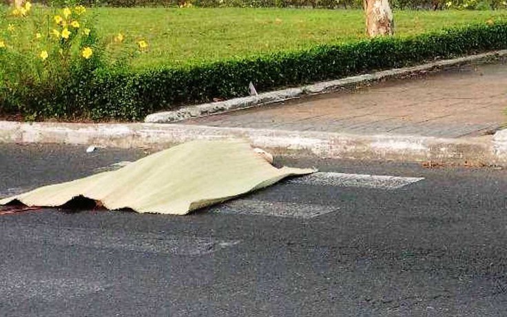 Quảng Nam: Điều tra vụ người mặc quần áo bệnh nhân 2 lần lao vào xe khách