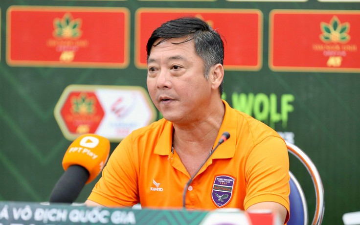 HLV Lê Huỳnh Đức: ‘Bình Dương không có chủ trương bắt tay đá hòa đội TP.HCM trận cuối' HLV Lê Huỳnh Đức: ‘Bình Dương không có chủ trương bắt tay đá hòa đội TP.HCM trận cuối'
