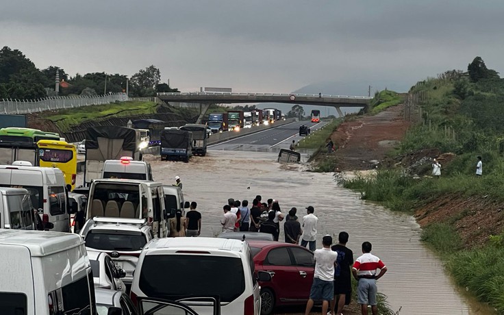 Chưa tìm ra nguyên nhân chính gây ngập cao tốc Phan Thiết - Dầu Giây