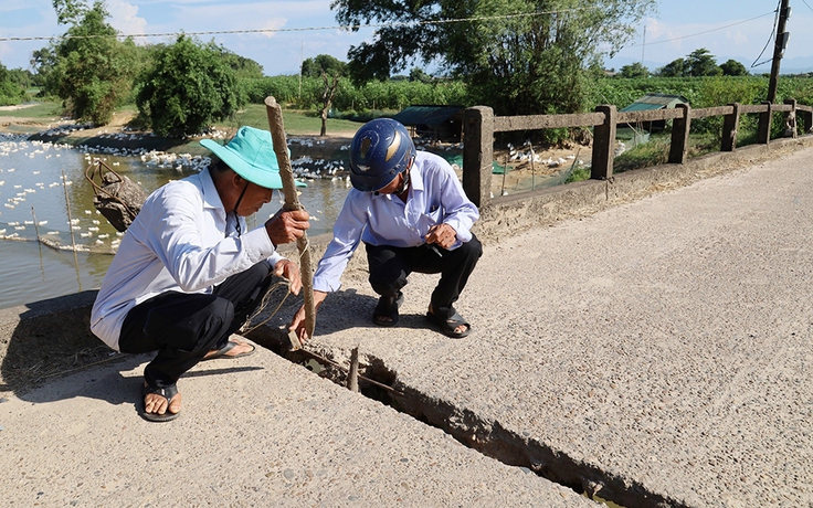 Cầu 41 năm tuổi chờ sập