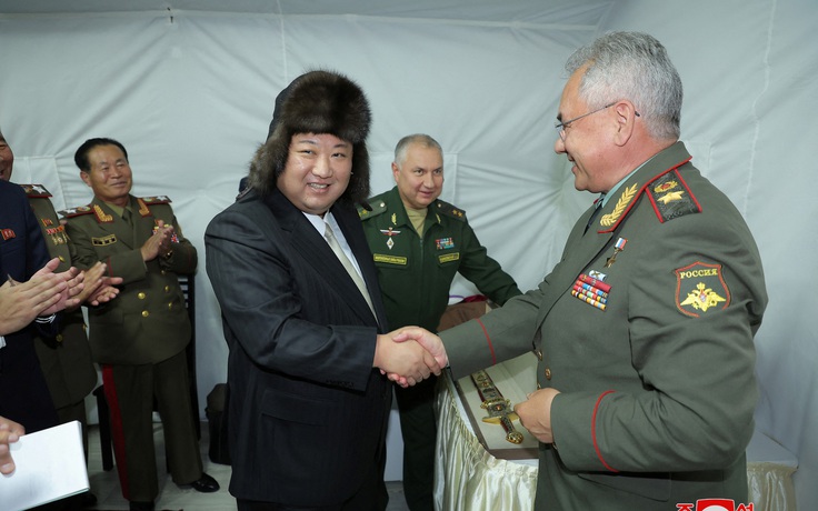 Từ Nga trở về, ông Kim Jong-un mang theo những món quà gì? Từ Nga trở về, ông Kim Jong-un mang theo những món quà gì?