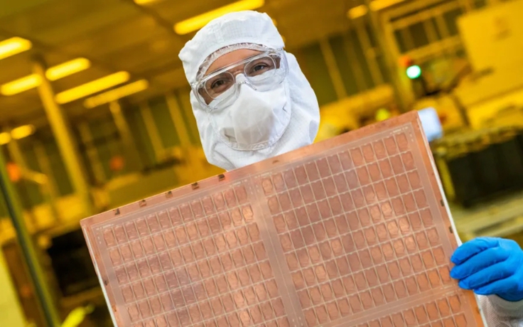 Intel tạo bước đột phá với chất nền thủy tinh Intel tạo bước đột phá với chất nền thủy tinh
