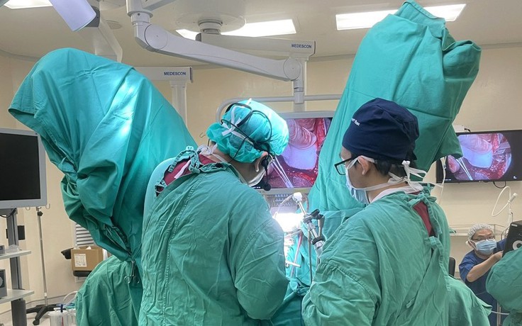 Bác sĩ Bệnh viện Bình Dân chuyển giao phẫu thuật tạo hình niệu đạo tại Malaysia