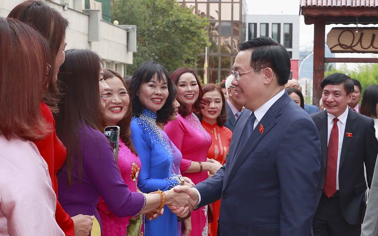 Chủ tịch Quốc hội gặp mặt cộng đồng người Việt tại Bulgaria và các nước châu Âu