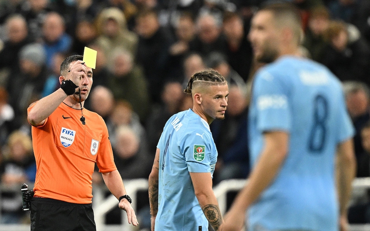 Man City sớm bị loại ở Cúp Liên đoàn Anh, tan giấc mơ ăn 4 danh hiệu Man City sớm bị loại ở Cúp Liên đoàn Anh, tan giấc mơ ăn 4 danh hiệu