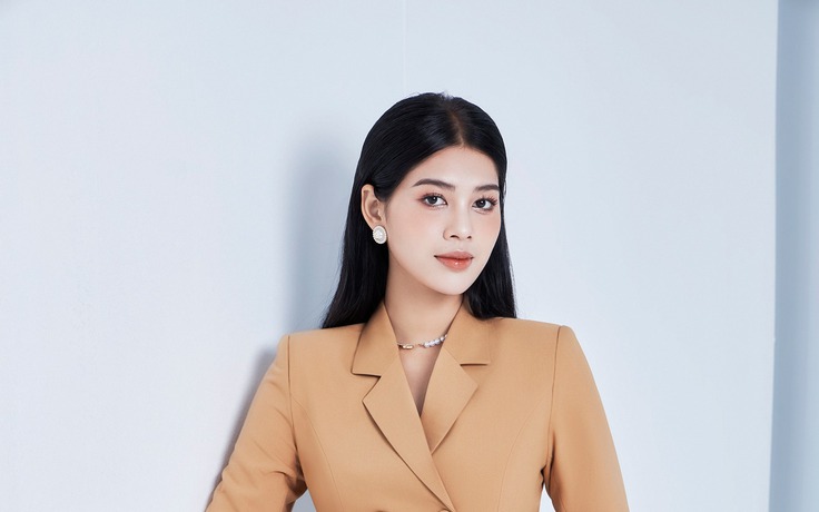 Khắc họa hình ảnh quý cô bản lĩnh, chuyên nghiệp với những set đồ suit sang chảnh Khắc họa hình ảnh quý cô bản lĩnh, chuyên nghiệp với những set đồ suit sang chảnh
