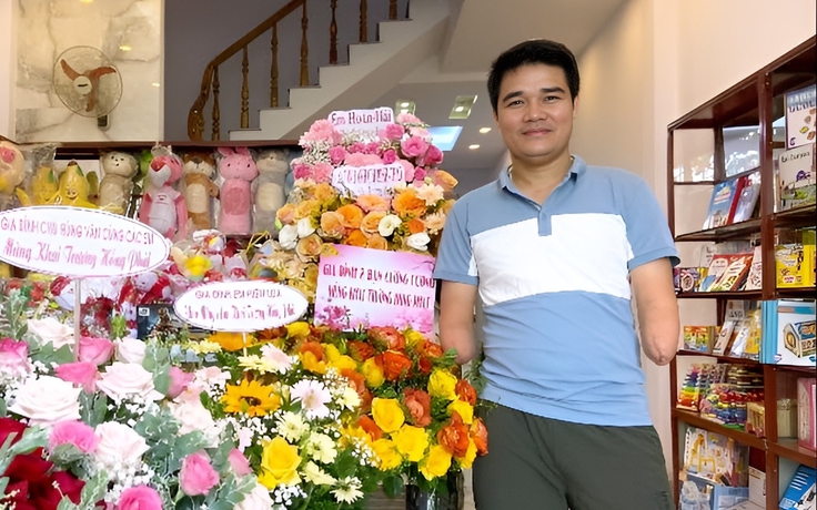 Lan tỏa trên mạng xã hội: Mất hai tay vẫn lan tỏa
năng lượng tích cực Lan tỏa trên mạng xã hội: Mất hai tay vẫn lan tỏa
năng lượng tích cực