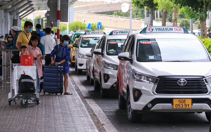 Bồi dưỡng kỹ năng giao tiếp cho tài xế taxi ở sân bay Tân Sơn Nhất