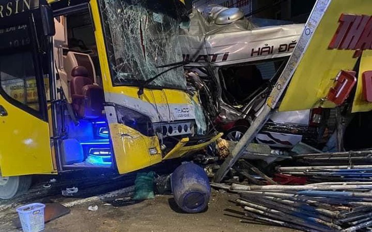 Đồng Nai: Tai nạn giữa 2 xe khách, 4 người tử vong và nhiều người bị thương