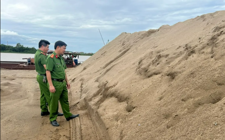 Quảng Bình: Phát hiện vụ khai thác 'chui’ hàng ngàn khối cát