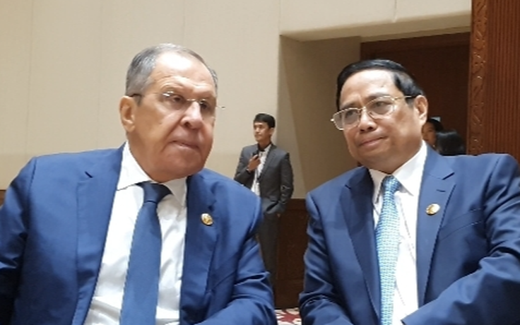 Thủ tướng gặp Bộ trưởng Ngoại giao Nga Sergei Lavrov tại Indonesia