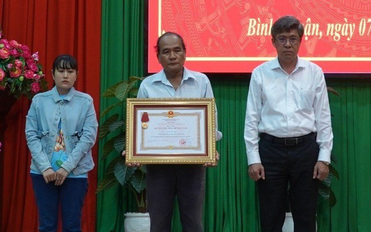 Truy tặng Huân chương dũng cảm cho công dân Nguyễn Hữu Đốn