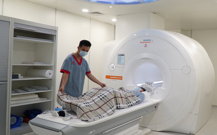 Miễn phí chụp MRI, tầm soát đột quỵ cho 1.000 người dân miền Trung