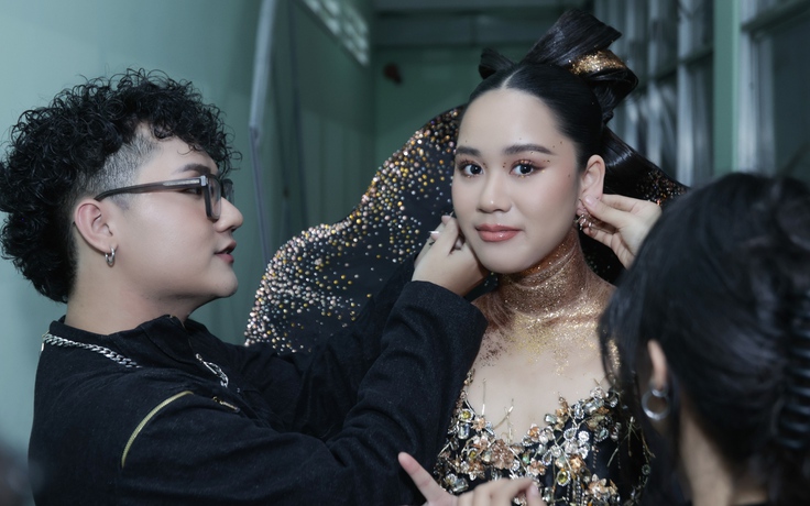 Bella Vũ gặp sự cố trong show diễn của nhà thiết kế Huỳnh Thức