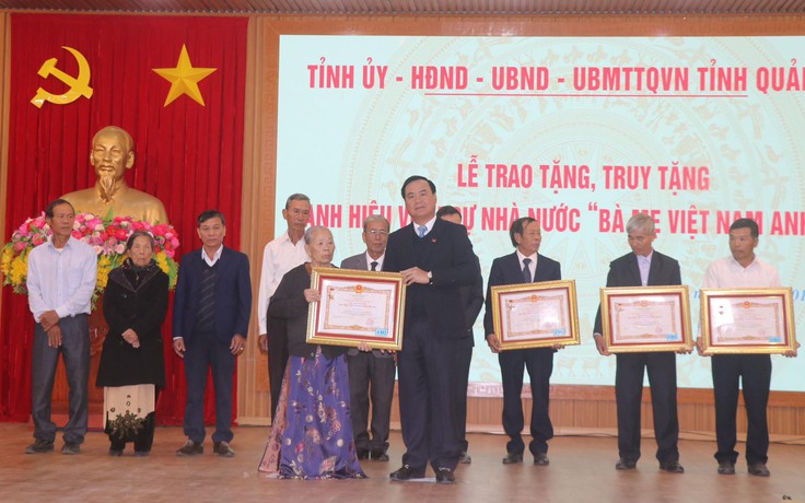 Trao tặng, truy tặng danh hiệu cho 22 Bà mẹ Việt Nam anh hùng ở Quảng Trị