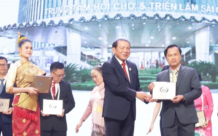 Trung tâm Hội chợ và Triển lãm Sài Gòn nhận giải thưởng ASEAN