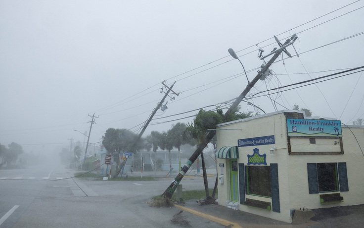 Siêu bão thế kỷ Milton: Florida có 116 cảnh báo lốc xoáy, giới chức sợ nước dâng