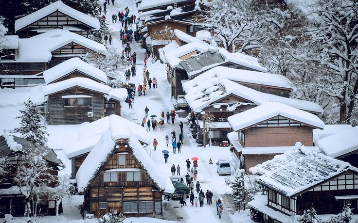 Ngẩn ngơ ngắm mùa đông cổ tích ở Shirakawa-go, Nhật Bản