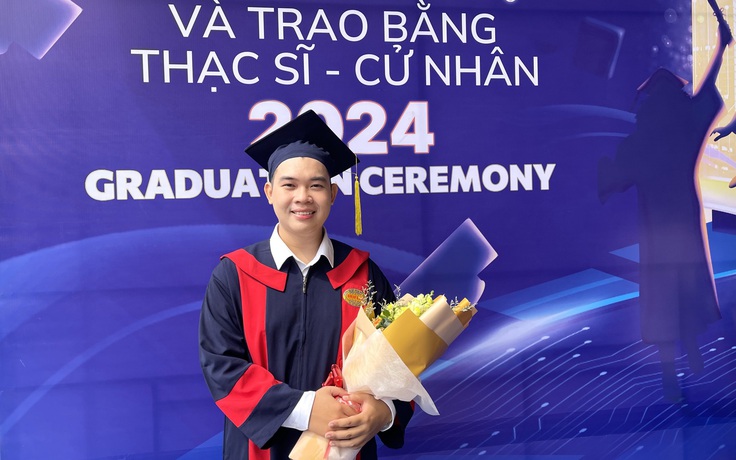 Tân cử nhân tốt nghiệp xuất sắc khiến hội trường rơi nước mắt vì bài phát biểu