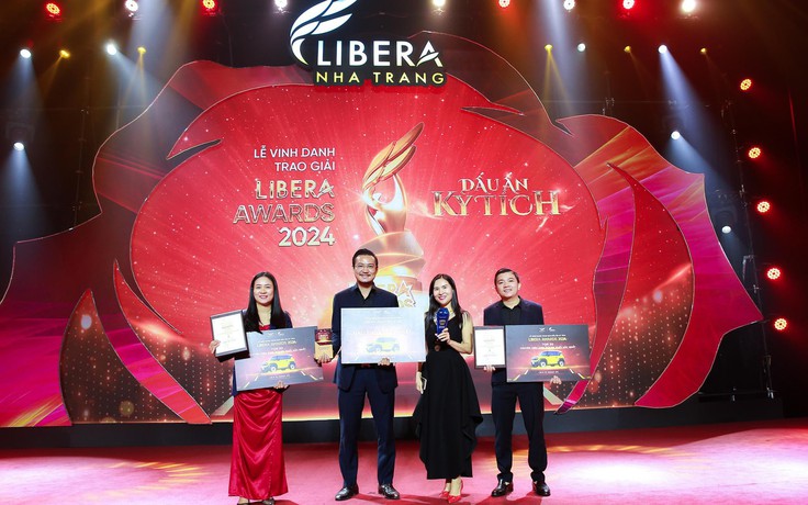 Vietnam Land bất ngờ nhận 4 xe Vinfast 3 trong lễ vinh danh Libera Awards 2024