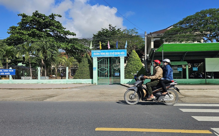 Đề nghị kỷ luật cảnh cáo hiệu trưởng vì che giấu việc học sinh đánh nhau