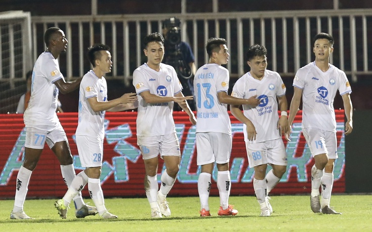 Hoàng Anh lập hat-trick kiến tạo, CLB Nam Định thắng đậm CLB TP.HCM 3-0