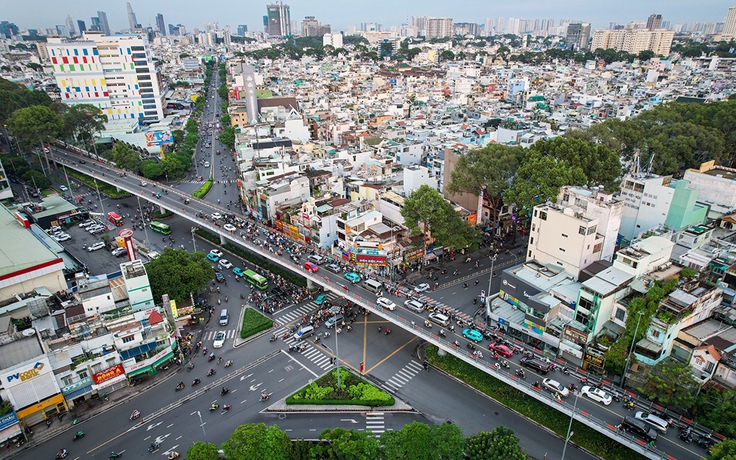 Mở rộng cửa ngõ TP.HCM: Làm đường trên cao hay mở rộng đường hiện hữu?