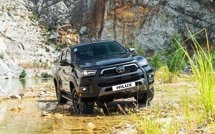 Toyota Hilux - giá trị vun đắp từ những hành trình bền bỉ