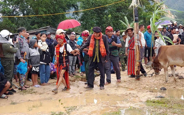 Những lễ hội độc đáo: Tục cải táng thành đại lễ ở Trường Sơn