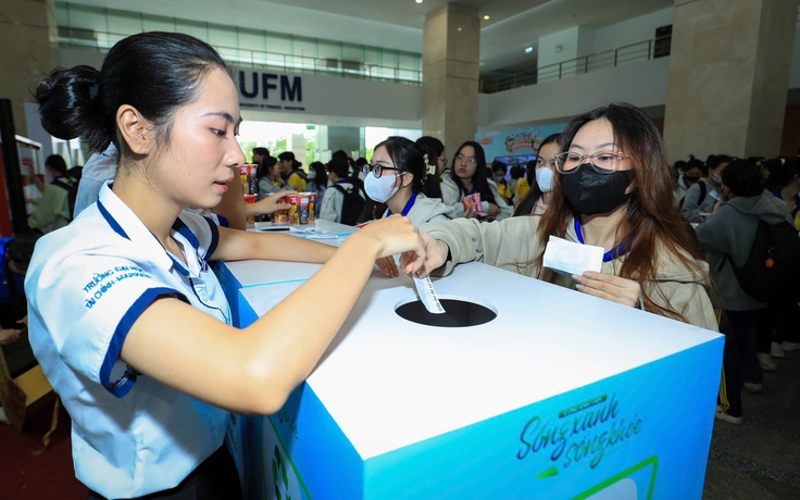 Trò chơi nhỏ, ý nghĩa lớn tại ngày hội 'Cùng sinh viên sống xanh sống khỏe'