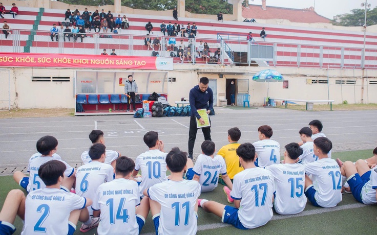 Thú vị trọng tài V-League dẫn dắt Trường ĐH Công nghệ Đông Á: Ẩn số bất ngờ!