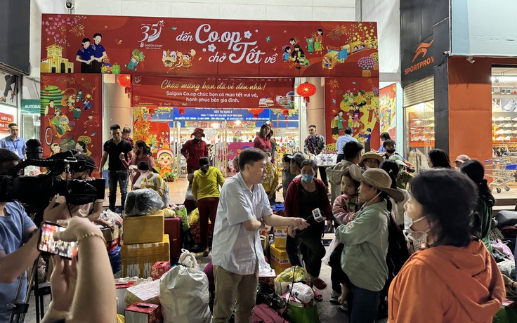 Có Saigon Co.op lo vé xe, bà con an tâm về quê đón Tết